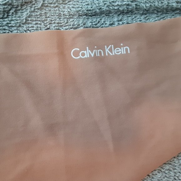 Calvin Klein nude tan laser cut women's thong underwear - Picture 5 of 8